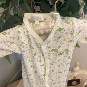 Magnolia baby footless onesie! 💚🤍